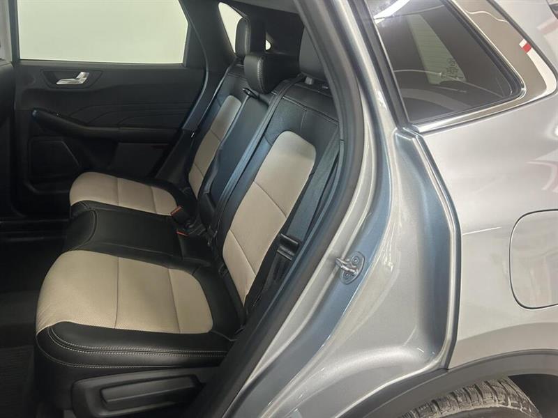 ford Escape 2021 - 24