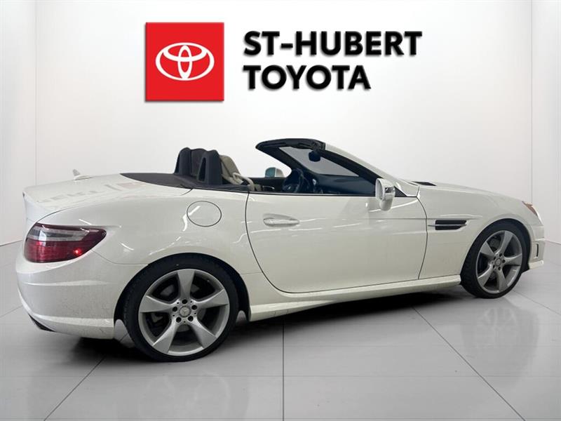 mercedes-benz SLK 250 2015 - 8