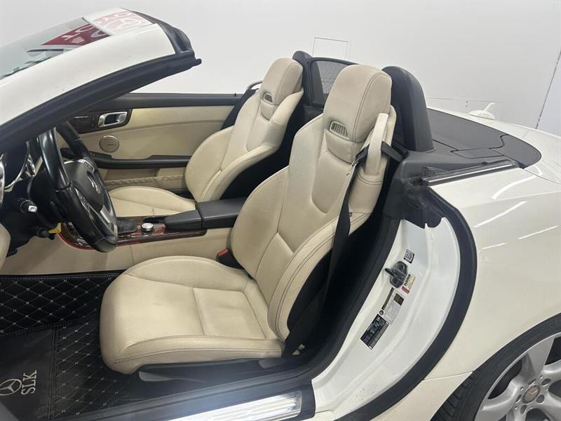 mercedes-benz SLK 250 2015 - 9