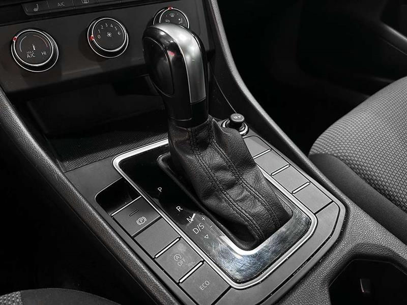 volkswagen Jetta 2020 - 17