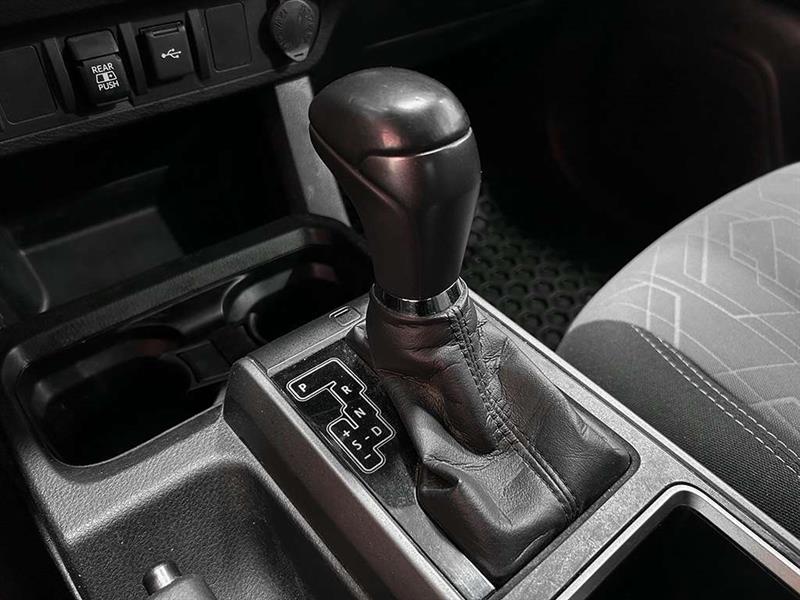 toyota Tacoma 2021 - 17