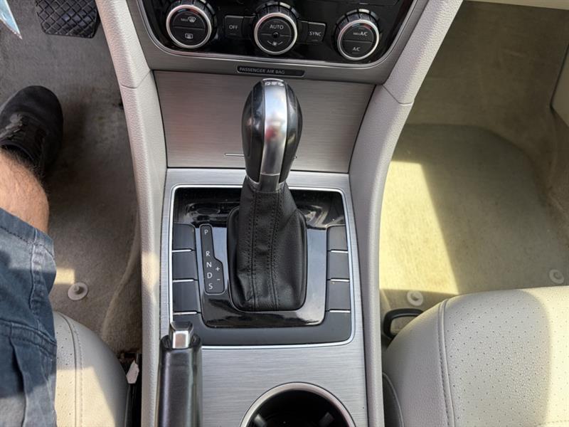 volkswagen Passat 2014 - 16