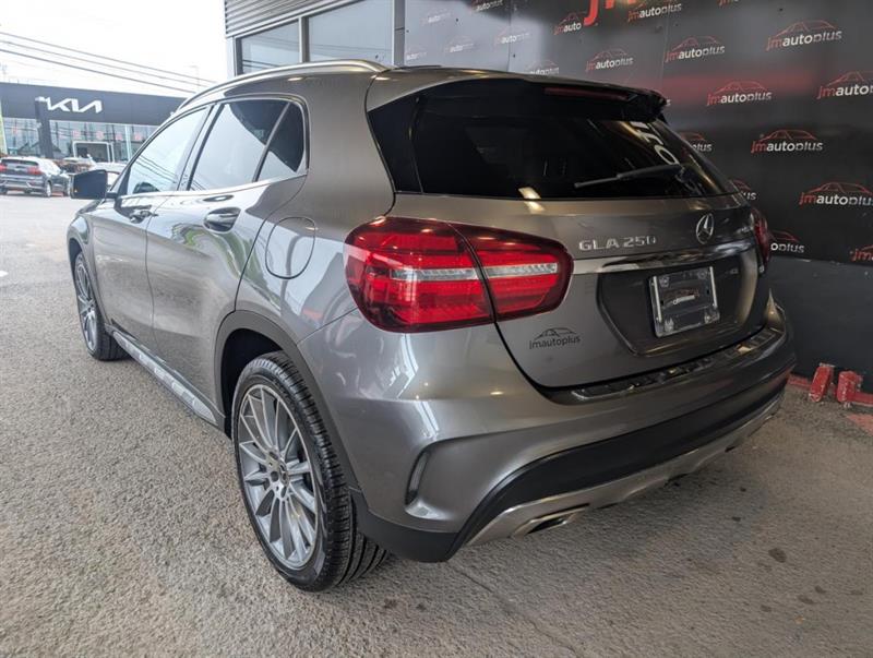 mercedes-benz GLA 2018 - 11