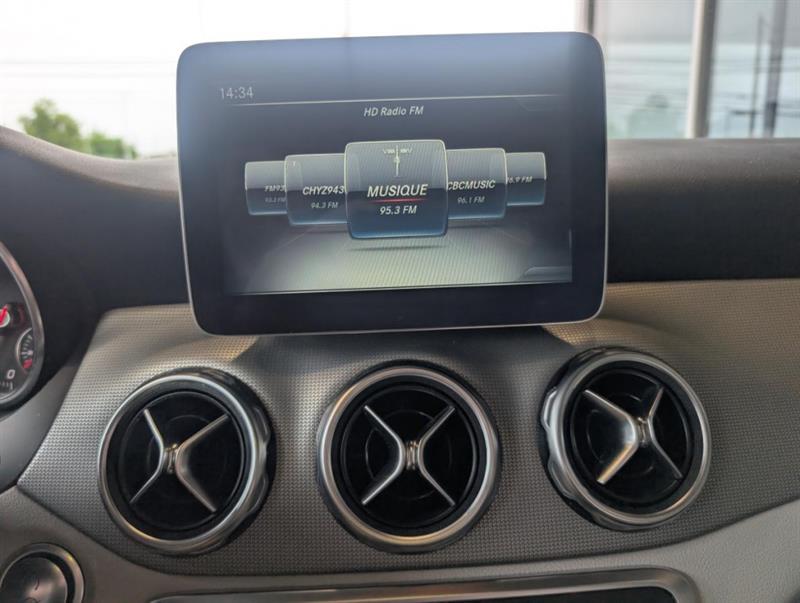 mercedes-benz GLA 2018 - 23