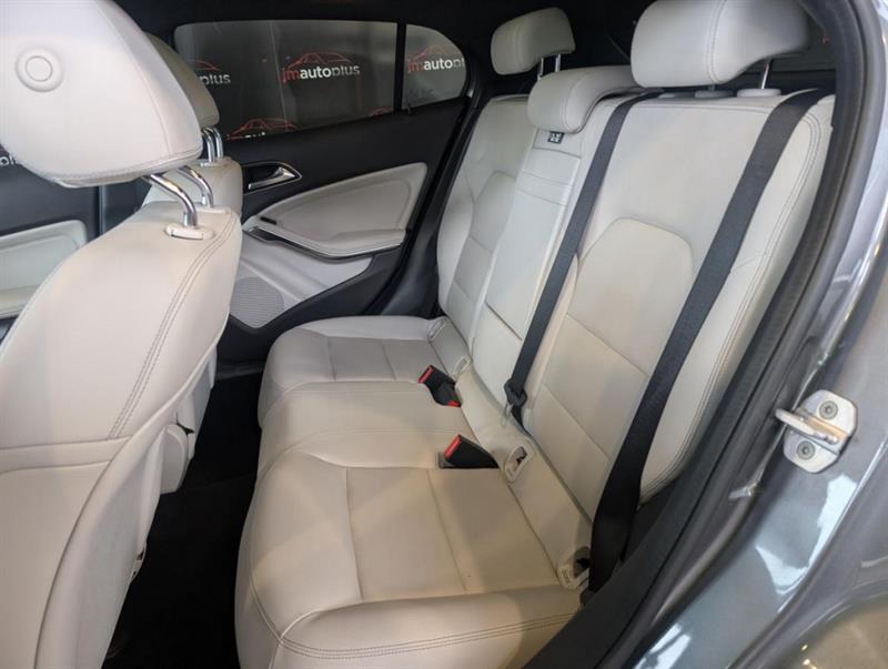 mercedes-benz GLA 2018 - 27