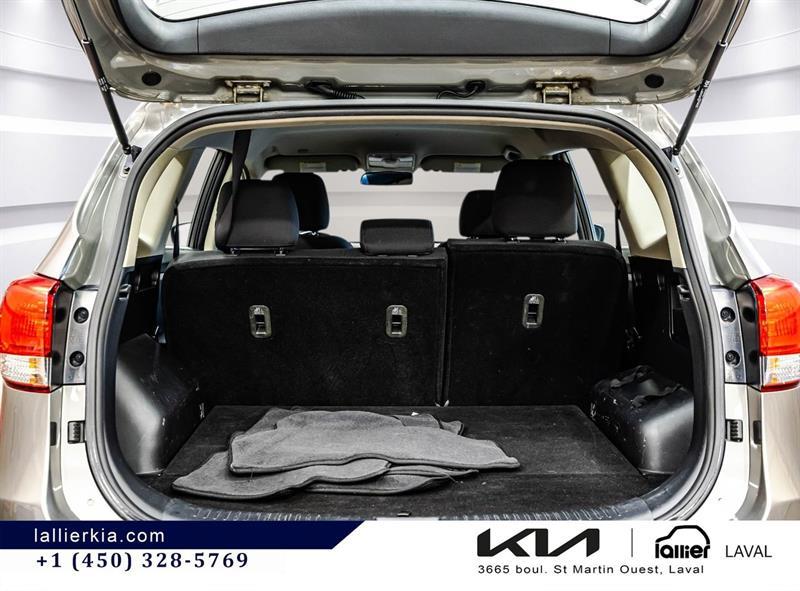 2016 Kia Rondo - Image 14