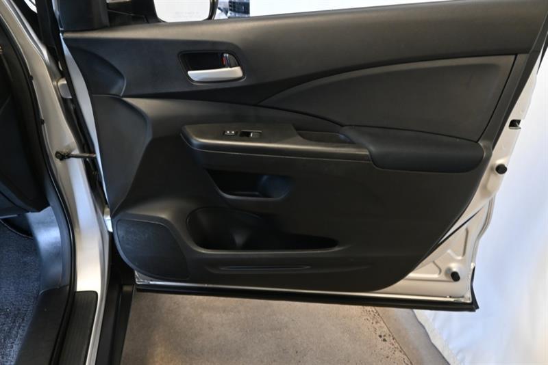 2015 Honda CR-V - Image 25
