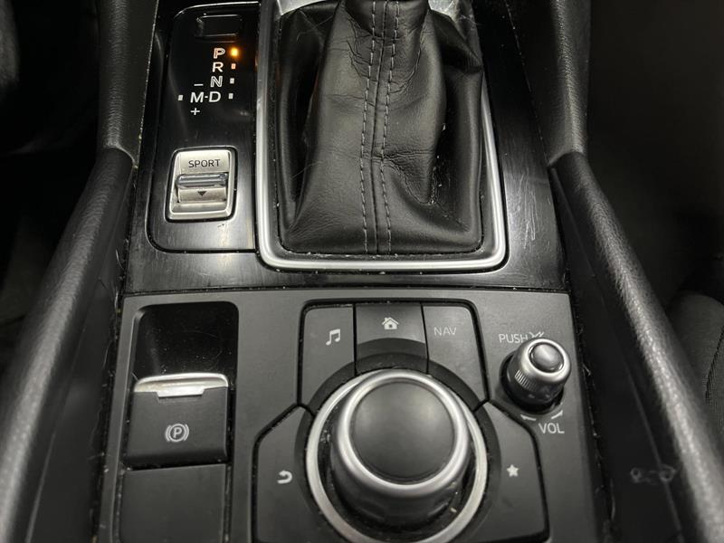 mazda Mazda3 2018 - 17