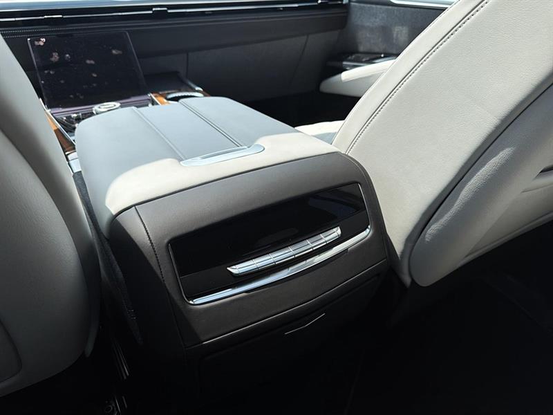 cadillac Escalade ESV 2025 - 28