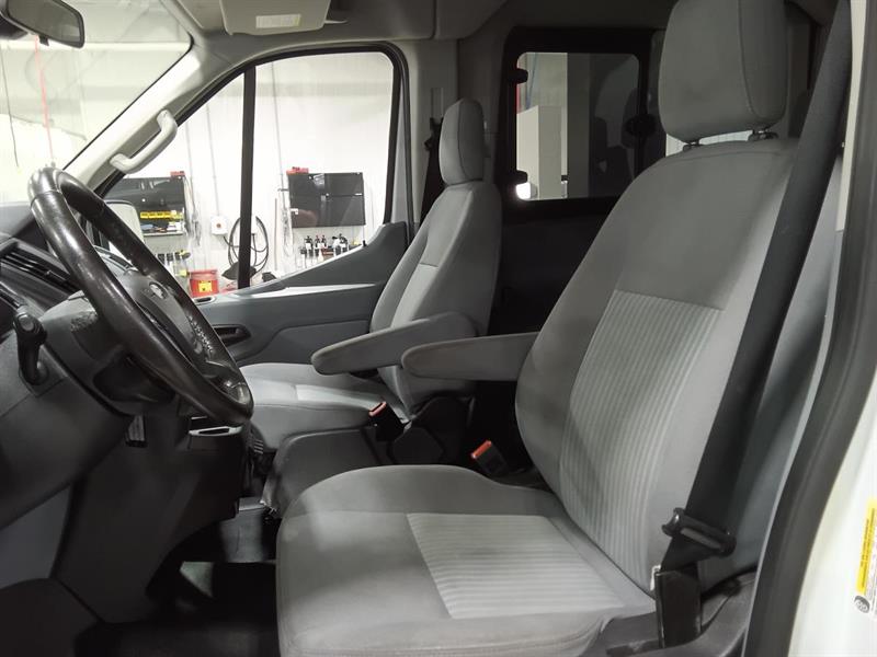 ford Transit Passenger Van 2019 - 17