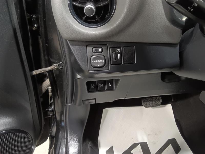toyota Yaris Hatchback 2019 - 25