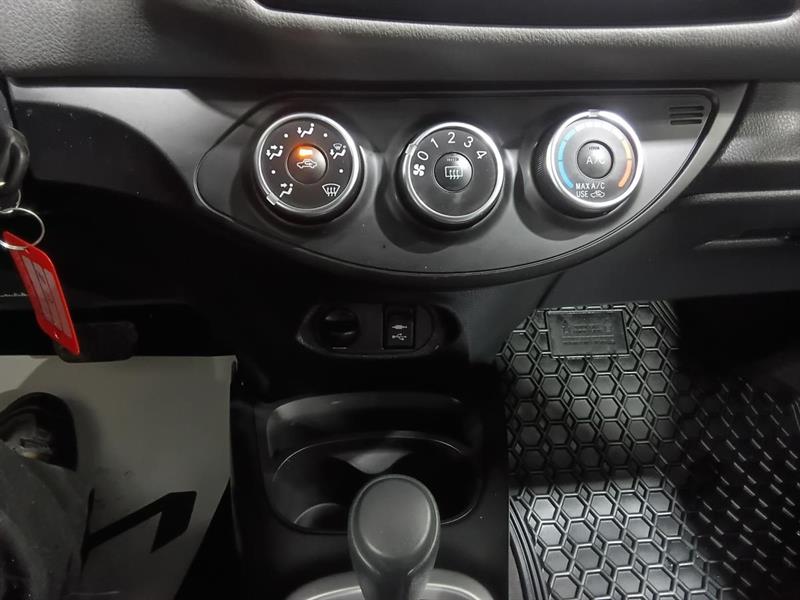 toyota Yaris Hatchback 2019 - 26