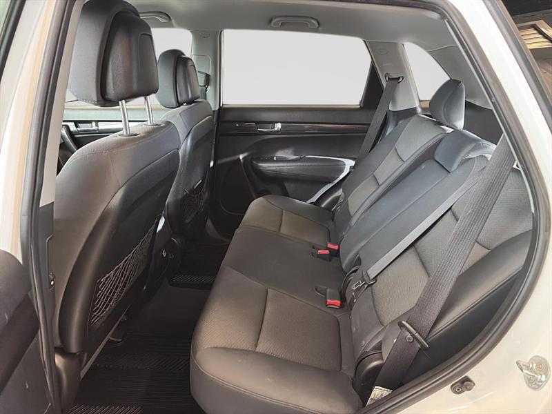 kia Sorento 2013 - 24