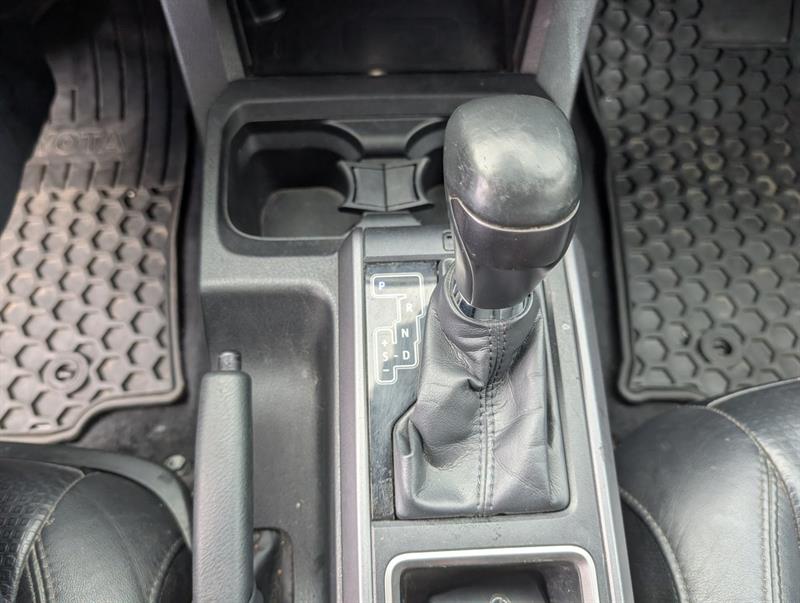 toyota Tacoma 2023 - 17