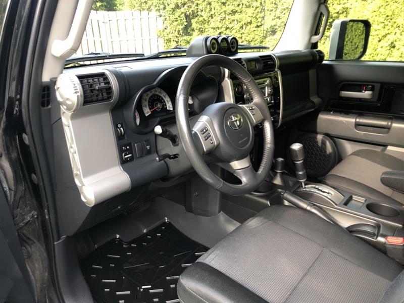 toyota FJ Cruiser 2012 - 19