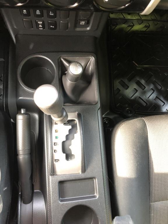 toyota FJ Cruiser 2012 - 24