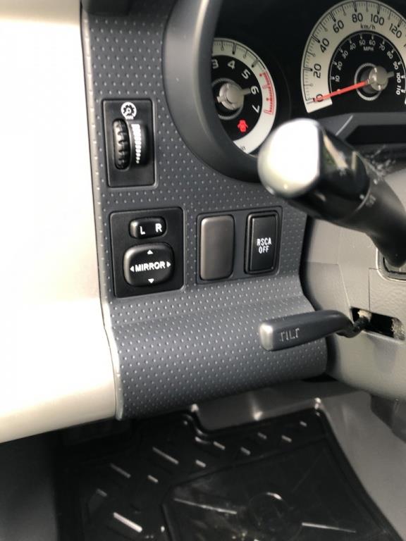 toyota FJ Cruiser 2012 - 27