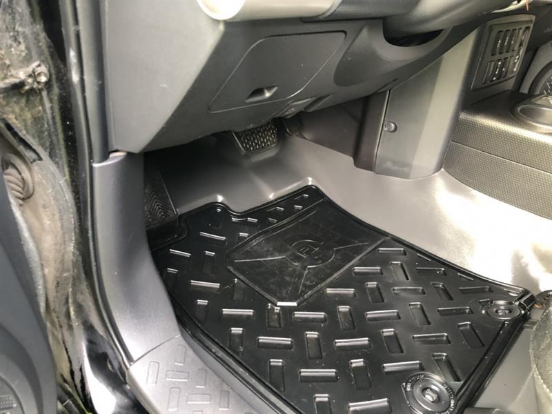 toyota FJ Cruiser 2012 - 28