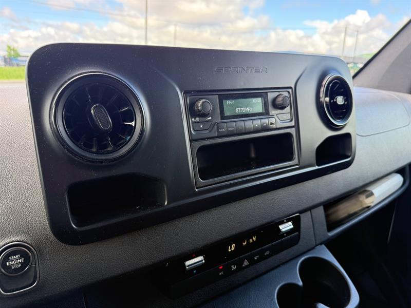 mercedes-benz Sprinter Cargo Van 2019 - 24