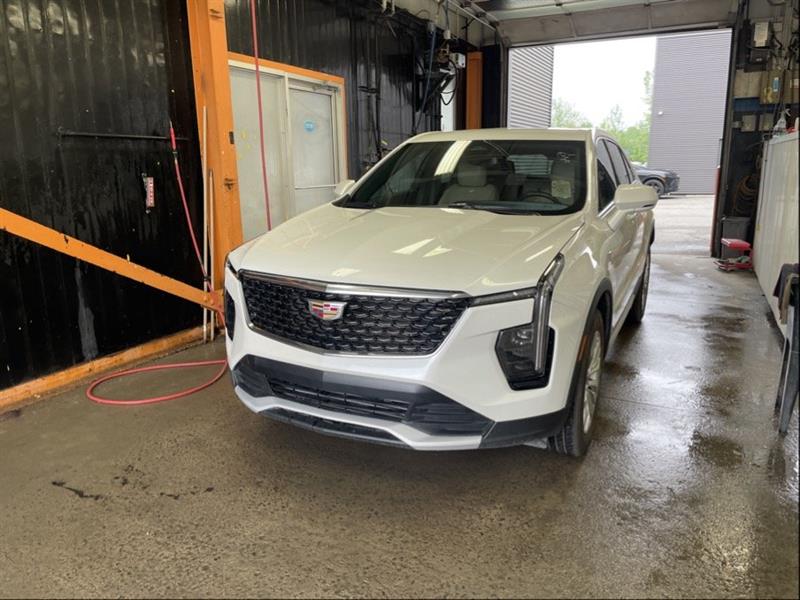 cadillac XT4 2024