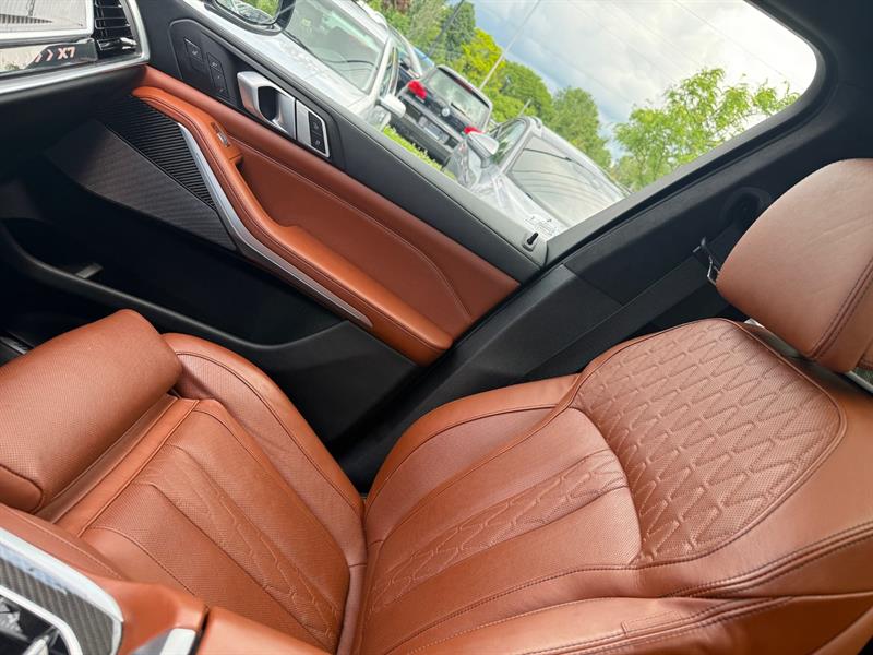 bmw X7 2023 - 16