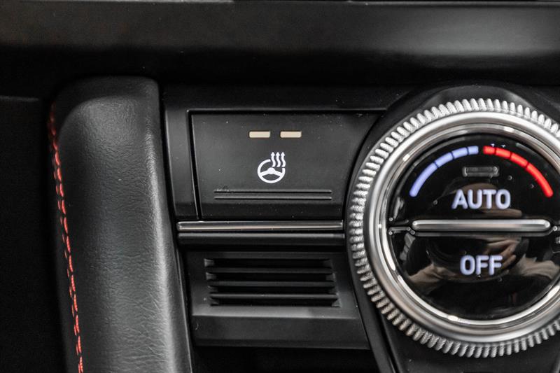 genesis G70 2022 - 25
