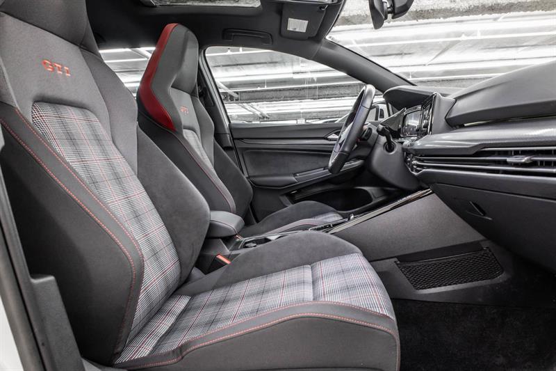 volkswagen Golf GTI 2023 - 31