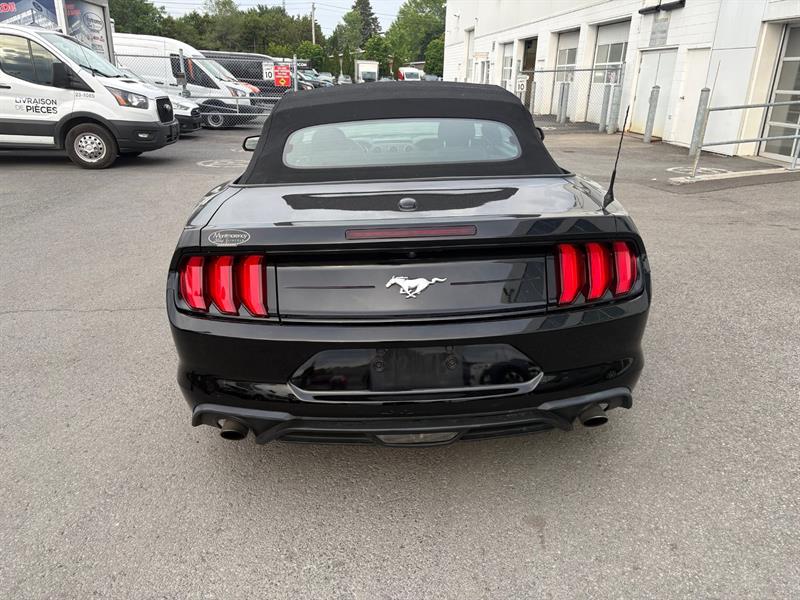 ford Mustang Convertible 2022 - 9