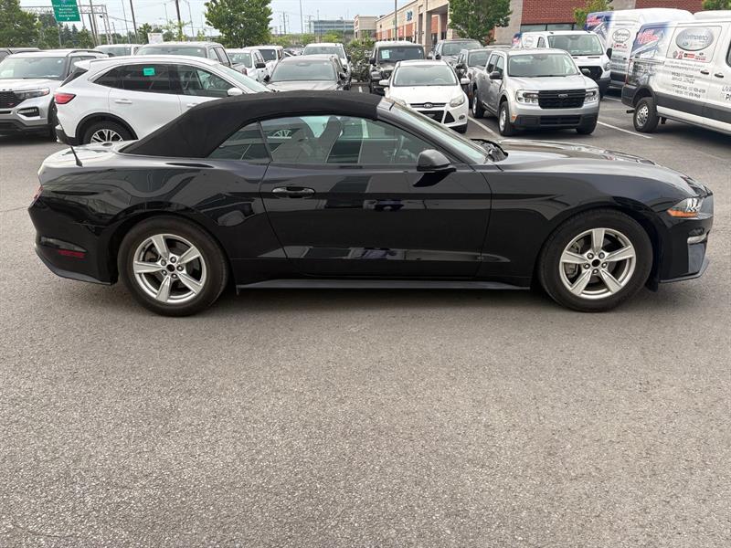 ford Mustang Convertible 2022 - 15