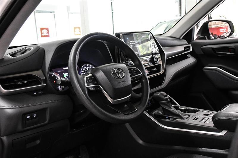 2023 Toyota Highlander - Image 14