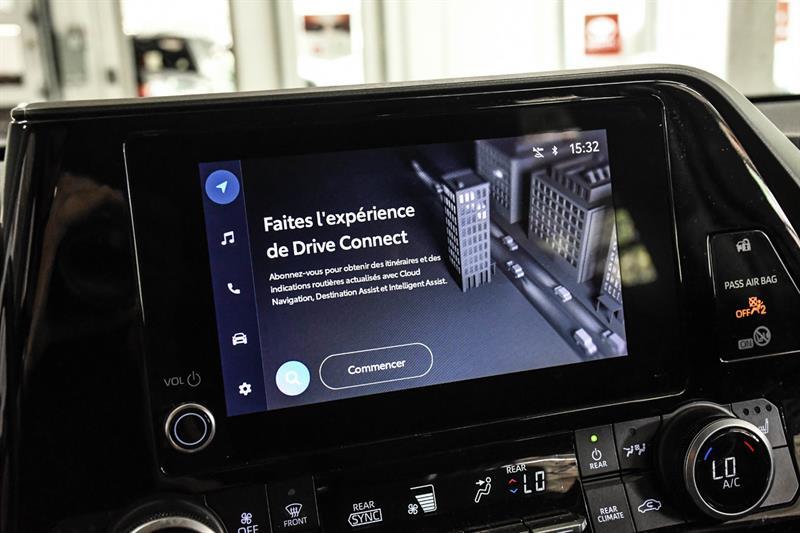2023 Toyota Highlander - Image 32
