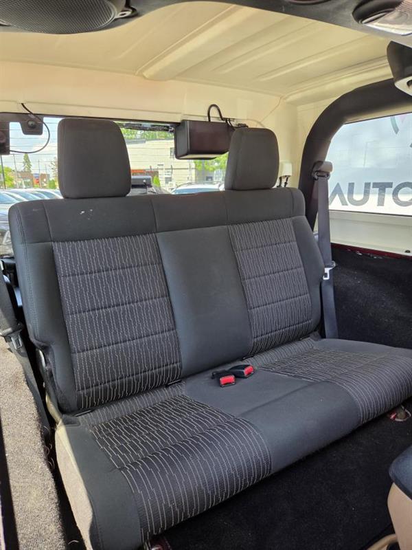 2011 Jeep Wrangler - Image 12