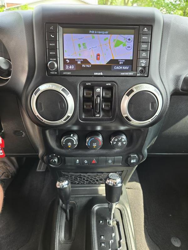 2018 Jeep Wrangler - Image 19
