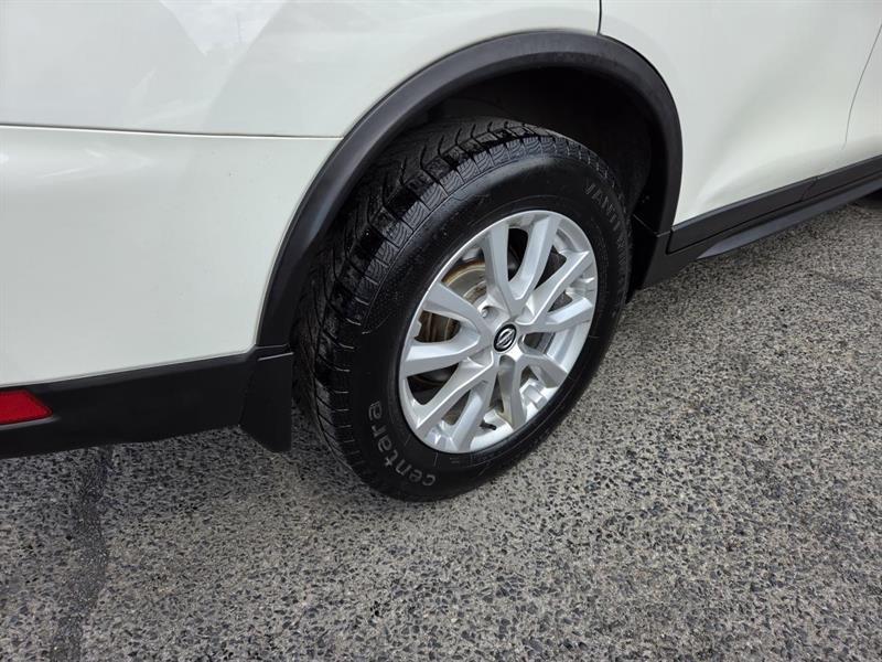 2017 Nissan Rogue - Image 8
