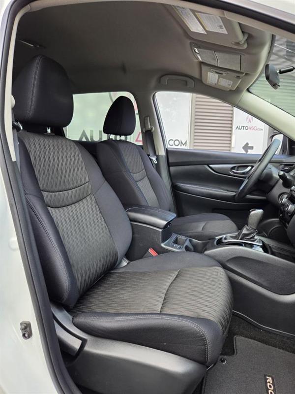 2017 Nissan Rogue - Image 11