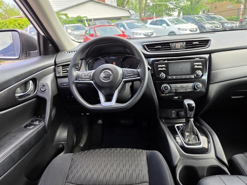 2017 Nissan Rogue - Image 14