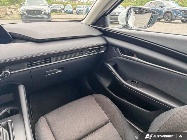 mazda Mazda3 2023 - 28