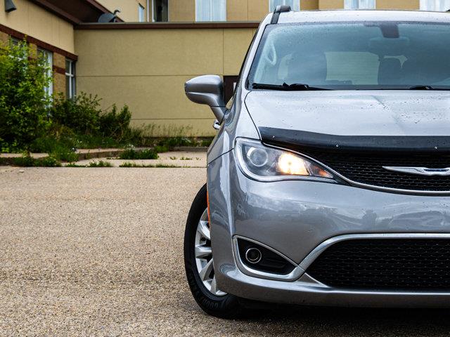 chrysler Pacifica 2017 - 6