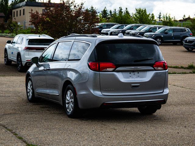 chrysler Pacifica 2017 - 11
