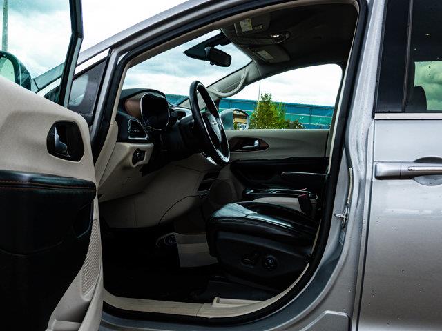 chrysler Pacifica 2017 - 16