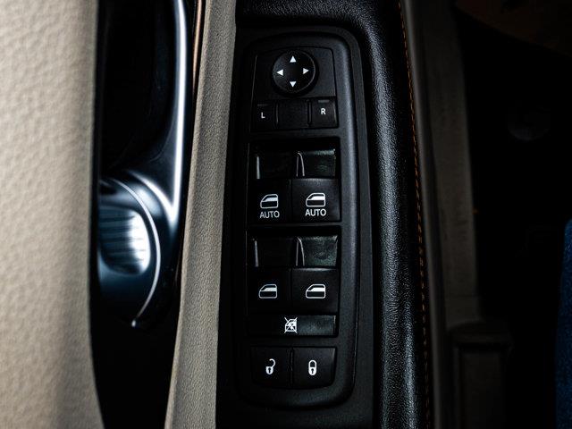 chrysler Pacifica 2017 - 17