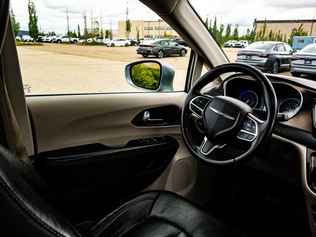 chrysler Pacifica 2017 - 31