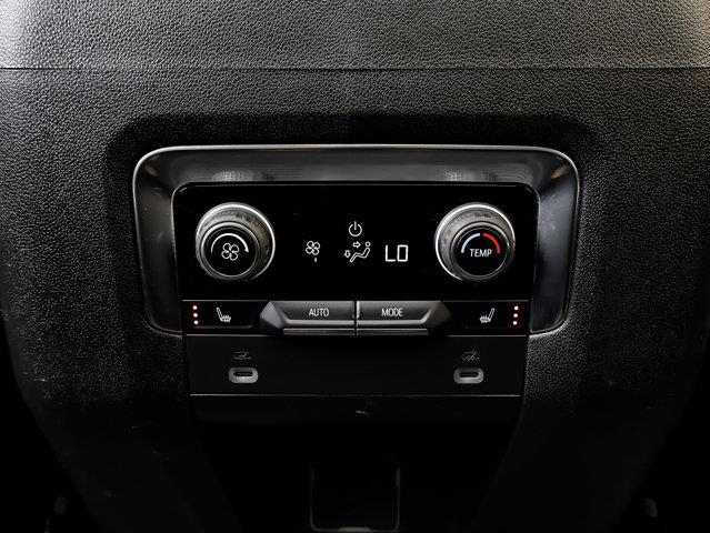 chevrolet Suburban 2022 - 29