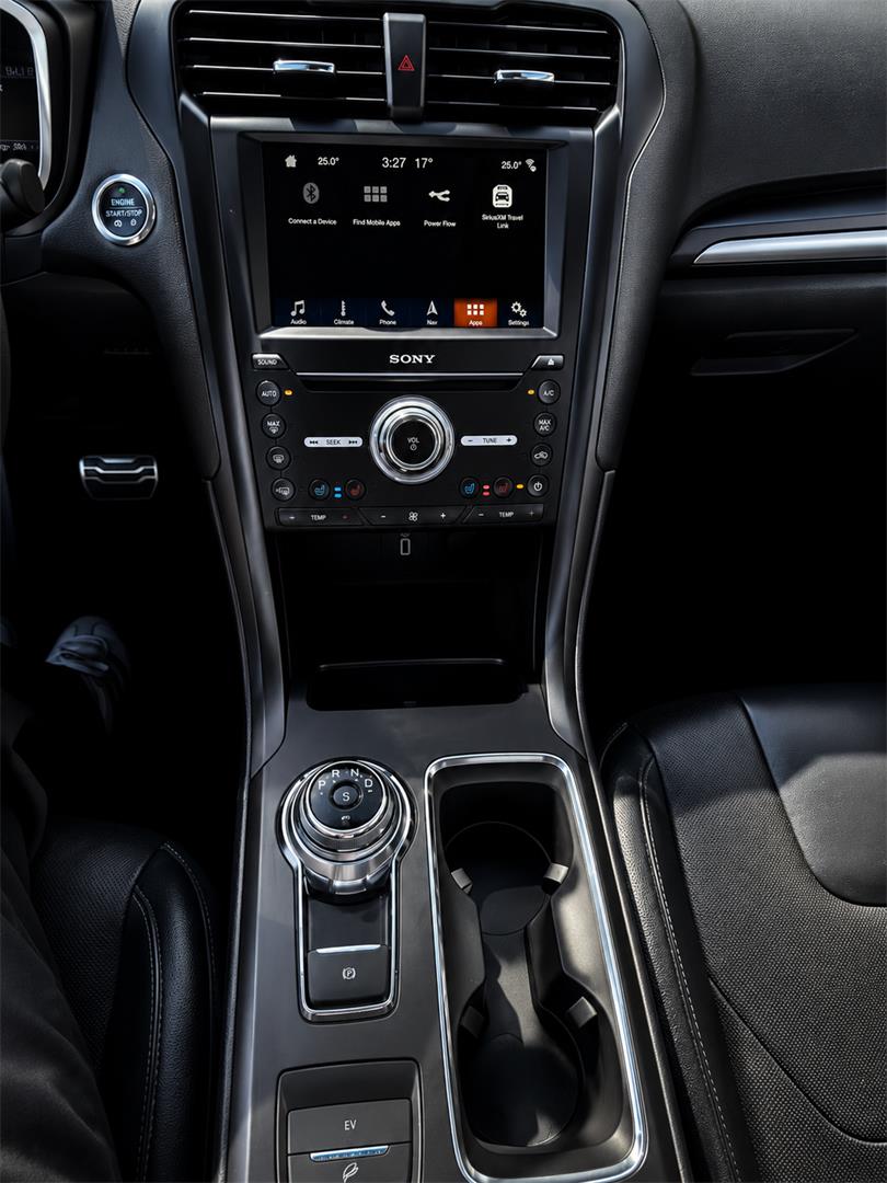 ford Fusion Energi 2018 - 17