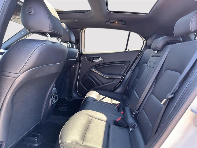 mercedes-benz GLA 250 2018 - 17