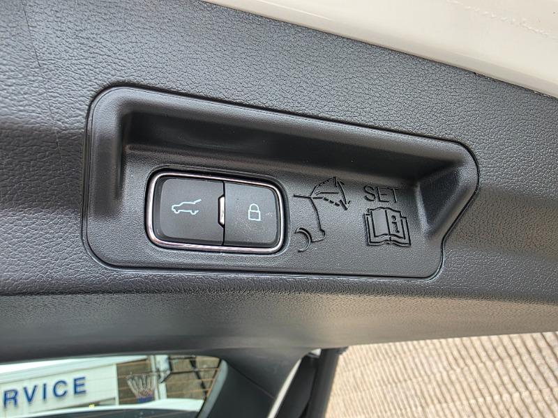 ford Explorer 2026 - 27
