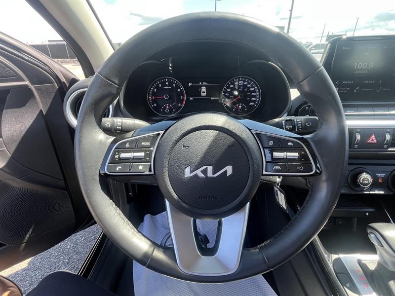 kia Forte 2024 - 11