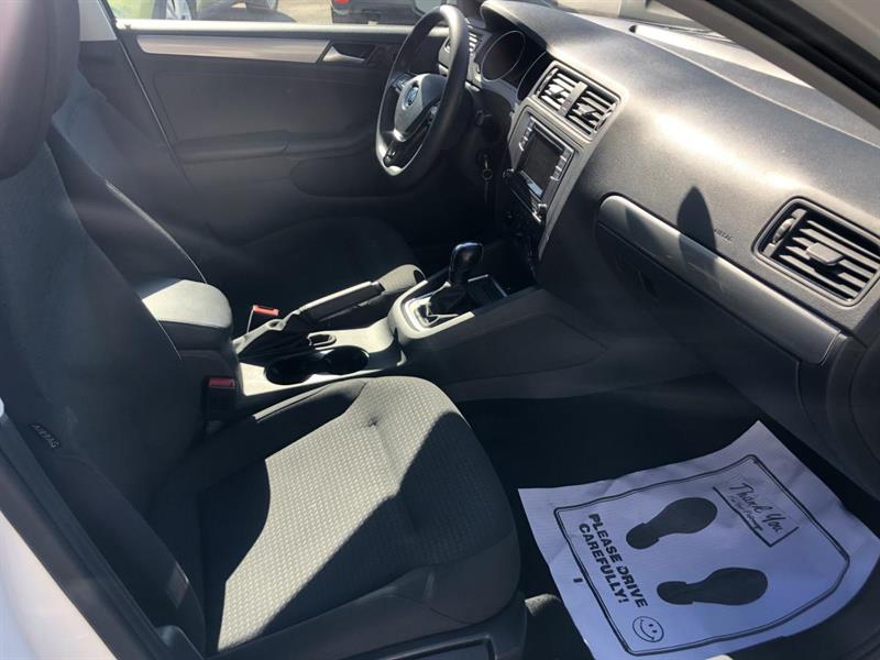 volkswagen Jetta 2017 - 11