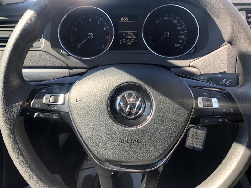 volkswagen Jetta 2017 - 15