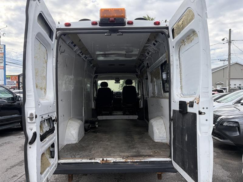 ram ProMaster fourgonnette utilitaire 2017 - 9